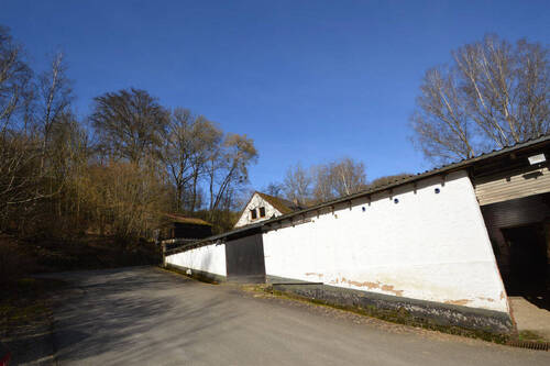 Lager-/Werkstattgebäude mit Garage - 