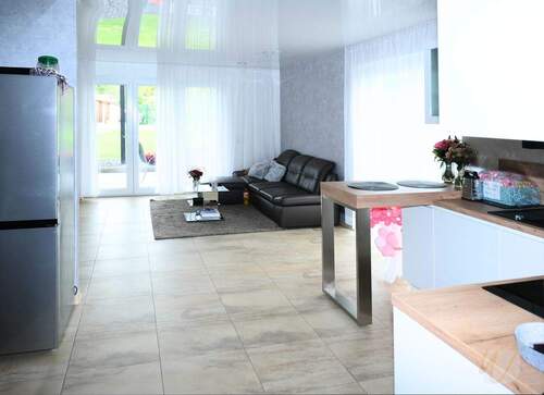 Geräumiges Wohnzimmer - 