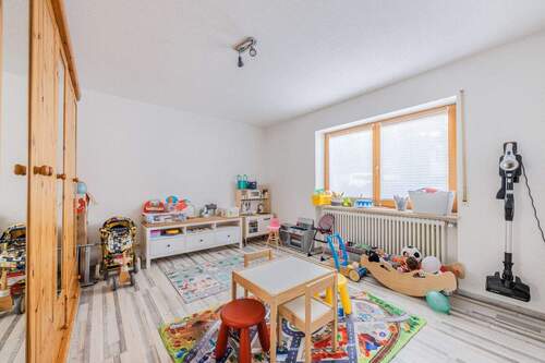 Schlafzimmer / Kinderzimmer Erdgeschoss - 