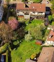 Rechte Haushälfte EG-Wohnung mit großem Gartenanteil - 