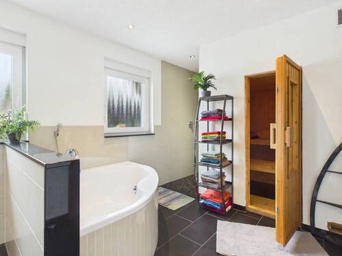 und Sauna - 