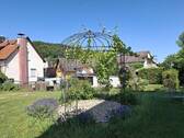 Gartenbereich mit Weinlaube - 