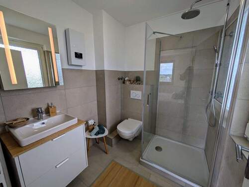 DUSCHBAD - Großzügige 4-Zimmer-Wohnung mit Einbauküche in Toplage in Duisburg-Neudorf (ohne Provision)