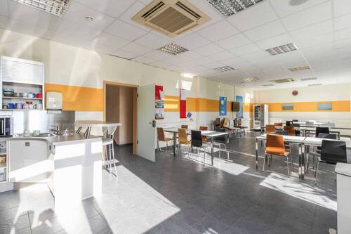 Pausenraum mit Küche - 