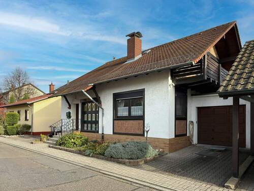 Straßenansicht - 5 Zimmer Einfamilienhaus in Brühl