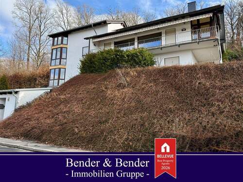 Ansicht Straße - Großzügiges Einfamilienhaus mit Aufzug, Sauna und schönem Ausblick!