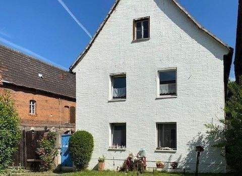 Außenansicht - +++ Großes sanierungsbedürftiges Ein- bzw. Mehrfamilienhaus mit viel Potenzial +++