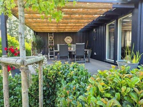 Überdachte Süd-Terrasse - 