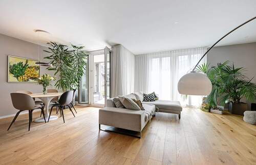 Beeindruckende Wohnatmosphäre! 2,60m Deckenhöhe und großflächige bodentiefe Alu-Holzfenster - 4 Zimmer Etagenwohnung in München