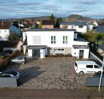 Modernes Mehrfamilienhaus mit 5 Einheiten, Baujahr 2020, in Lauenförde