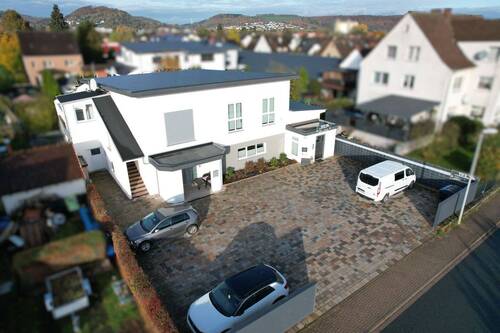 Hausansicht - 1 Zimmer Mehrfamilienhaus, Wohnhaus zum Kaufen in Lauenförde