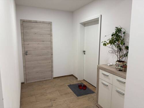 Flur EG zu den WHG Nr.1 und 2 - Mehrfamilienhaus, Wohnhaus mit 386,00 m² in Lauenförde zum Kaufen