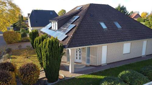 Hausansicht_oben_Seite - Einfamilienhaus in Sottrum