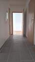 Flur (Blick zum Schlafzimmer) - 2 Zimmer Etagenwohnung zur Miete in Weißenfels