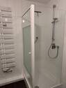 Glasdusche und Handtuchwärmer - 
