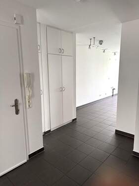 Blick zum Eingang Diele - 