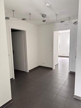 Blick aus Diele Richtung Bad und Schlafzimmer - 