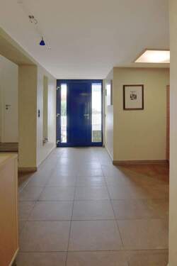 Eingangsbereich - Einfamilienhaus mit 190,00 m² in Kassel zum Kaufen