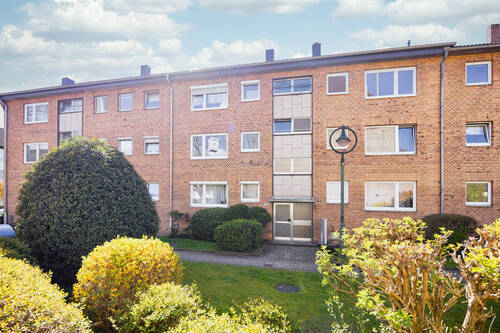 Außenansicht des gepflegten Vorgartens - 