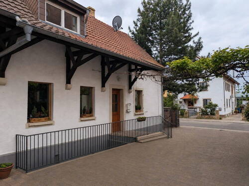 Haus außen IST - PRIVAT: Charmantes Stadthaus in Deidesheim - Wohnen, wo die Pfalz am schönsten ist!