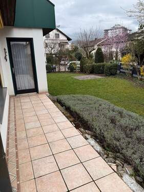 hinter dem Haus.jpg - Einfamilienhaus mit 220,00 m&sup2; in Rheinfelden (Baden) zum Kaufen
