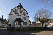 Giebel mit Fachwerk - Einfamilienhaus mit 400,00 m² in Veldenz zum Kaufen