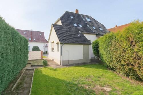 Rückansicht vom Haus - 3 Zimmer Doppelhaushälfte zum Kaufen in herten