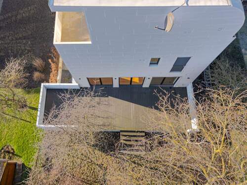 Vogelperspektive auf die Terrase mit Garten - 