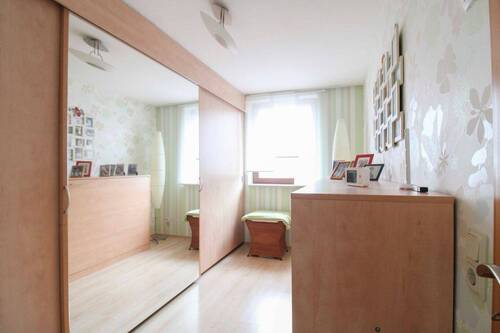 Schlafzimmer II OG - 
