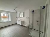 Beispielbild Badezimmer - Neuwertige 2-Zimmerwohnung 