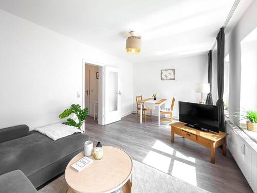 Living room - 2 Zimmer Etagenwohnung zur Miete in Düsseldorf