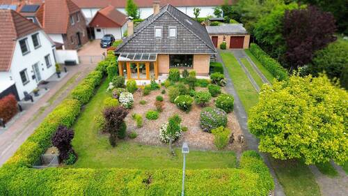 Straßenansicht Drohne 2 - 5 Zimmer Einfamilienhaus in Grasberg