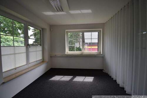 Blick in einen Büroraum - 