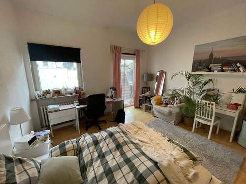 Zimmer 1 - 3 Zimmer Etagenwohnung in Mannheim