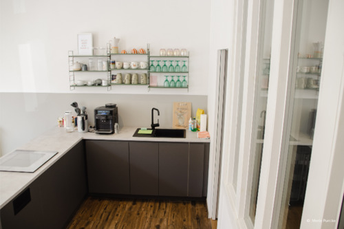 Küche mit Kaffee- & Wasserflat - 