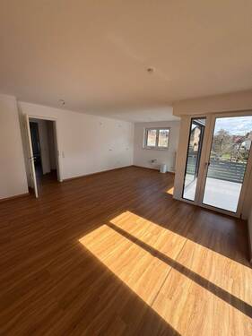 Wohn-Essbereich (3).jpg - 2 Zimmer Etagenwohnung zur Miete in Reichenberg