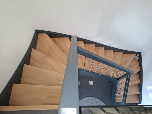 Treppe ins Obergeschoss - 