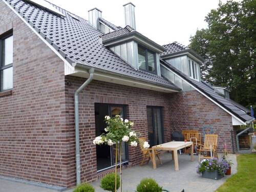Gartenansicht - 4 Zimmer Mehrfamilienhaus, Wohnhaus zum Kaufen in Kiel