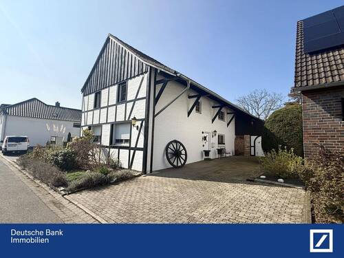 Hausansicht - Ein Zuhause wie kein zweites - 1.198.000,00 EUR Kaufpreis, ca.  238,30 m² Wohnfläche