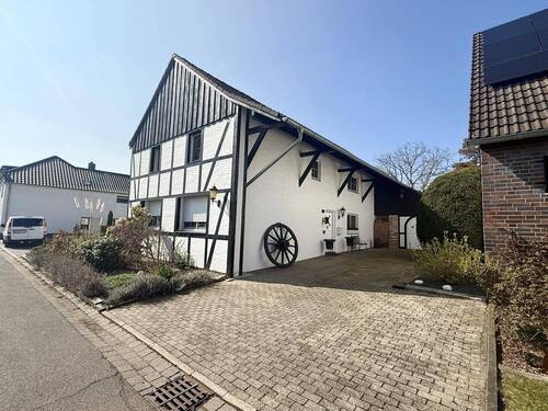 Hausansicht - 6 Zimmer Einfamilienhaus zum Kaufen in Wegberg