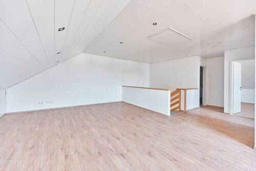 Studio - 