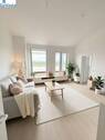 Wohnzimmer- (Einrichtungsbeispiel) - 3 Zimmer Etagenwohnung in Halle