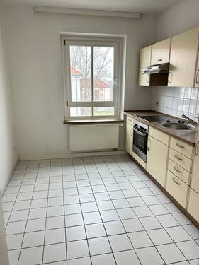 Küche mit EBK - +++ ATTRAKTIVE WOHNUNG MIT SÜD - BALKON UND EBK AUF EINER RUHIGEN NEBENSTRASSE +++