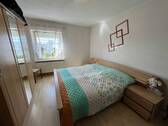 Ein Schlafzimmer im EG - 6 Zimmer Einfamilienhaus in Kleingießhübel