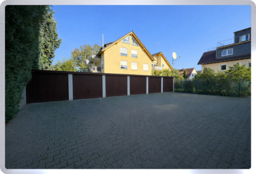 Innenhof und Garagen - 1 Zimmer Mehrfamilienhaus, Wohnhaus zum Kaufen in Eltville