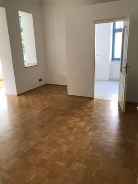 Wohnzimmeransicht III - 3 Zimmer Etagenwohnung in Chemnitz