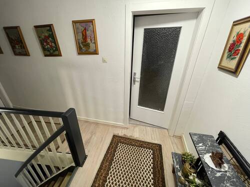 1.OG_Flur_Zugang_Wohnung - 