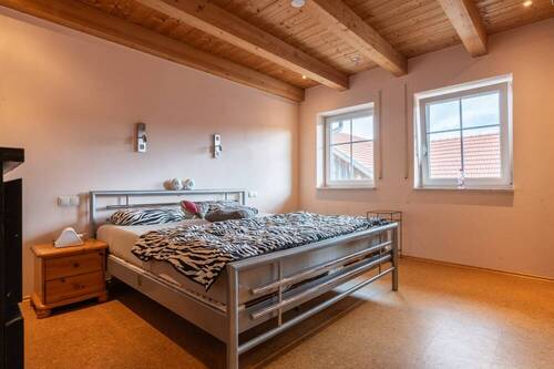 Schlafzimmer - Einfamilienhaus mit 250,00 m² in Passau zum Kaufen