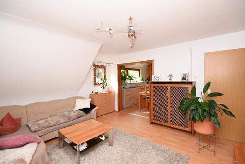 Wohnzimmer DG - Mehrfamilienhaus, Wohnhaus mit 193,00 m² in Schömberg zum Kaufen