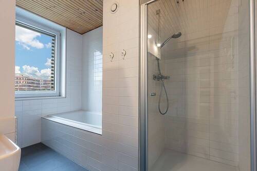 Badezimmer im Dachgeschoss - 